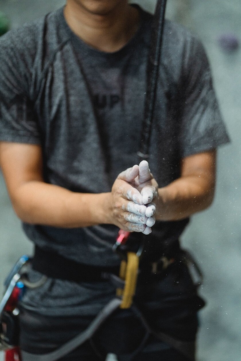 Magnezij za plezanje omogoča boljši oprijem tako na naravni kot umetni plezalni steni.