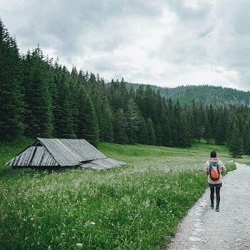 Odkrivanje slovenske dediščine skozi pohodništvo