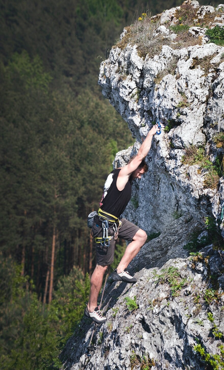 Slovenija ponuja številna čudovita naravna plezališča.