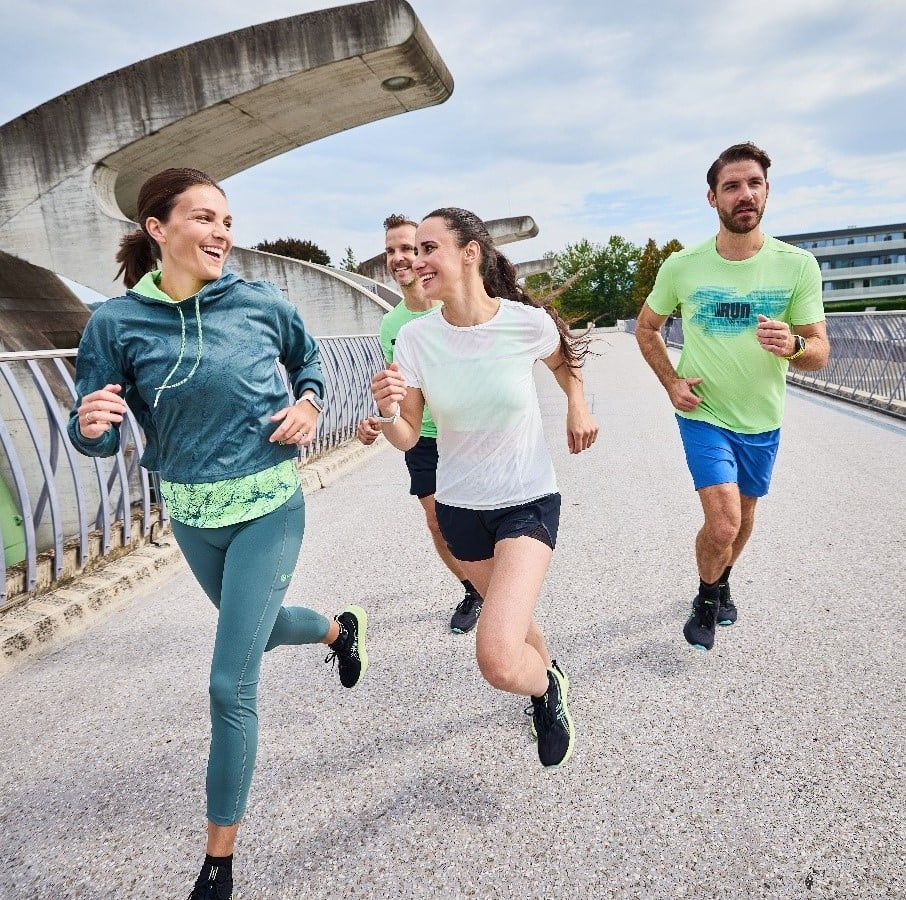 Asics ali Brooks – katero znamko izbrati za najboljše tekaške dosežke?