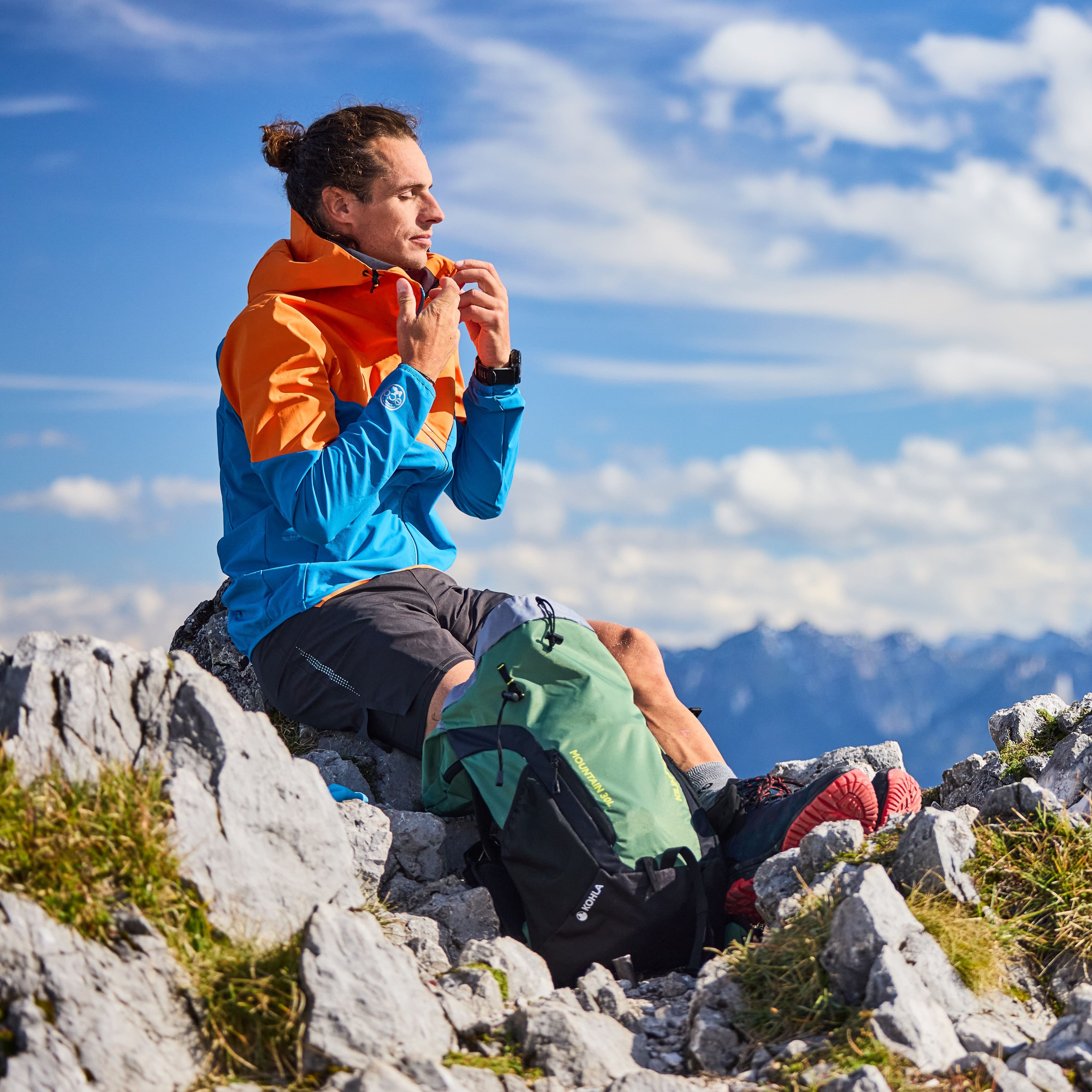 Izbiramo najboljšo jakno za jesenske pohodniške ture: Kilimanjaro, Columbia ali Salewa?